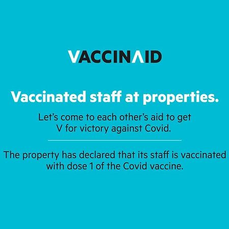 Vaccinated Staff- Oyo Flagship 307 Hotel Kamini Pimpri-Chinchwad Exteriör bild