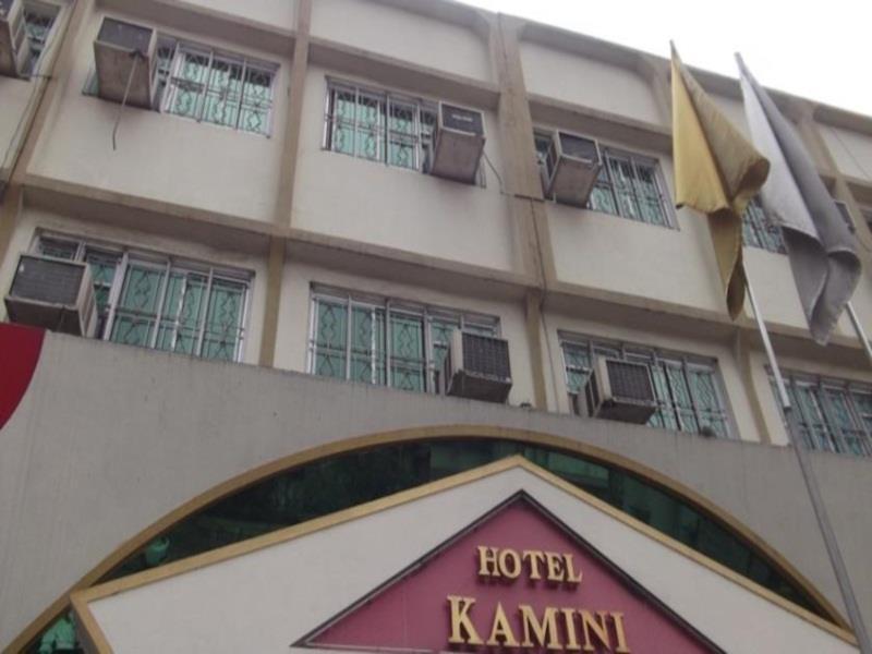 Vaccinated Staff- Oyo Flagship 307 Hotel Kamini Pimpri-Chinchwad Exteriör bild